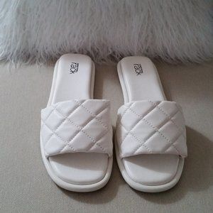Nordstrom Rack white quilted Kandice slides NWOT